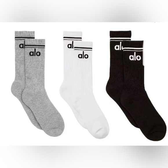 un branded Accessories - ALO Yoga Womens NWT Athletic Socks - Gray, White, Black (3 pairs) size 4-9.5